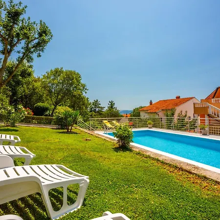 Apartment Viki D Dramalj